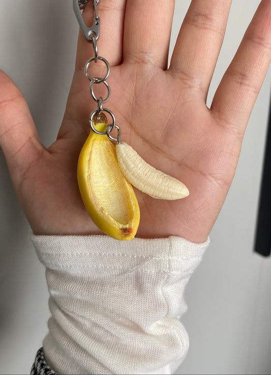 Banana keychain with detachable pulp